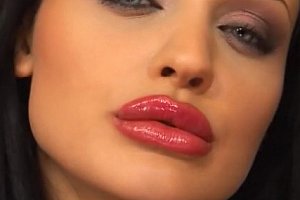 英国男人的j插入女生的p的视频